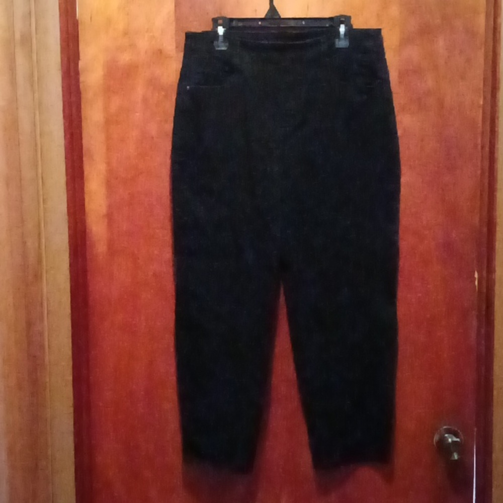 Time and Tru black pull on pants